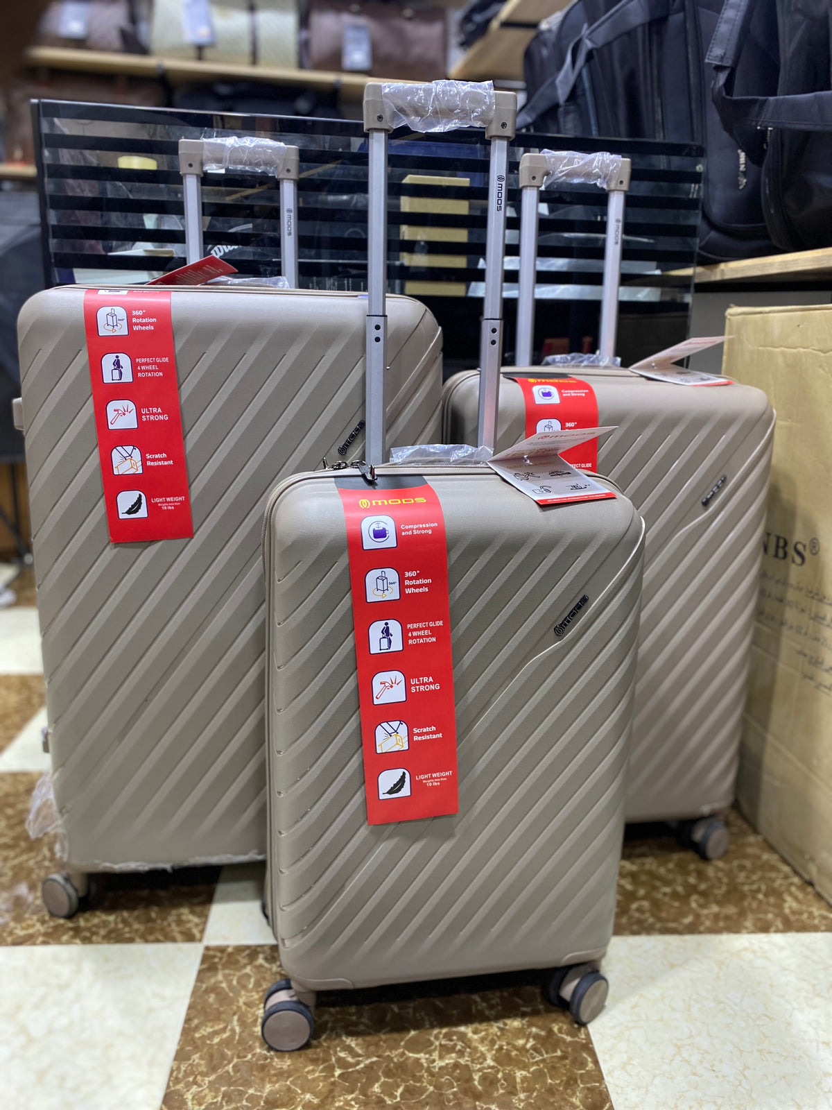 Pack 3 valises rigides  – 15500 DA les trois