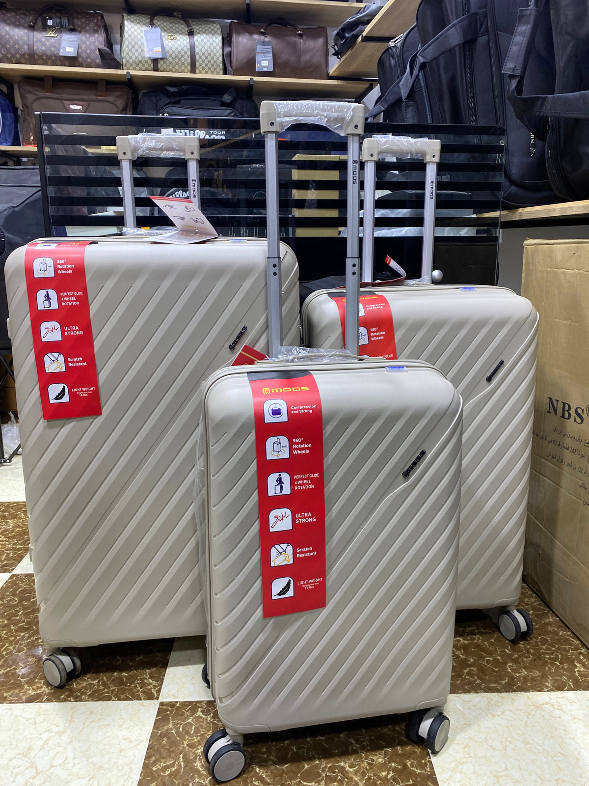 Pack 3 valises rigides  – 15500 DA les trois