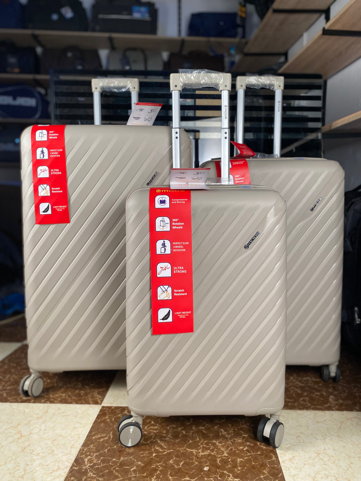 Pack 3 valises rigides  – 15500 DA les trois